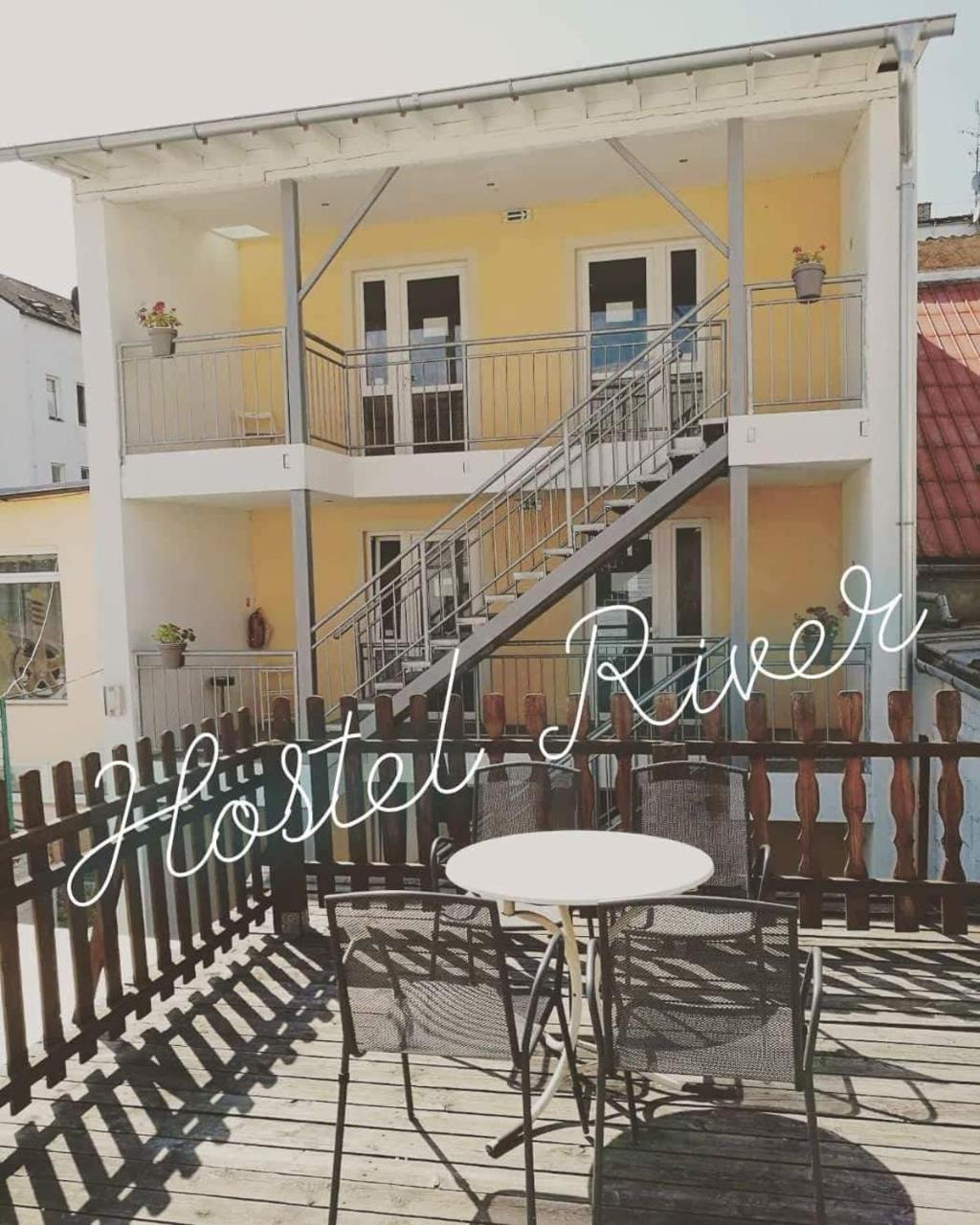 Hostel River Pilzno Zewnętrze zdjęcie